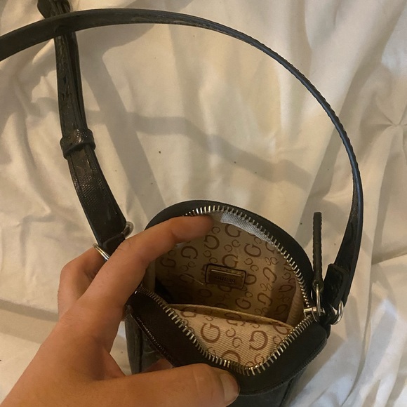 Guess Shoulder Bag - Picture 2 of 3